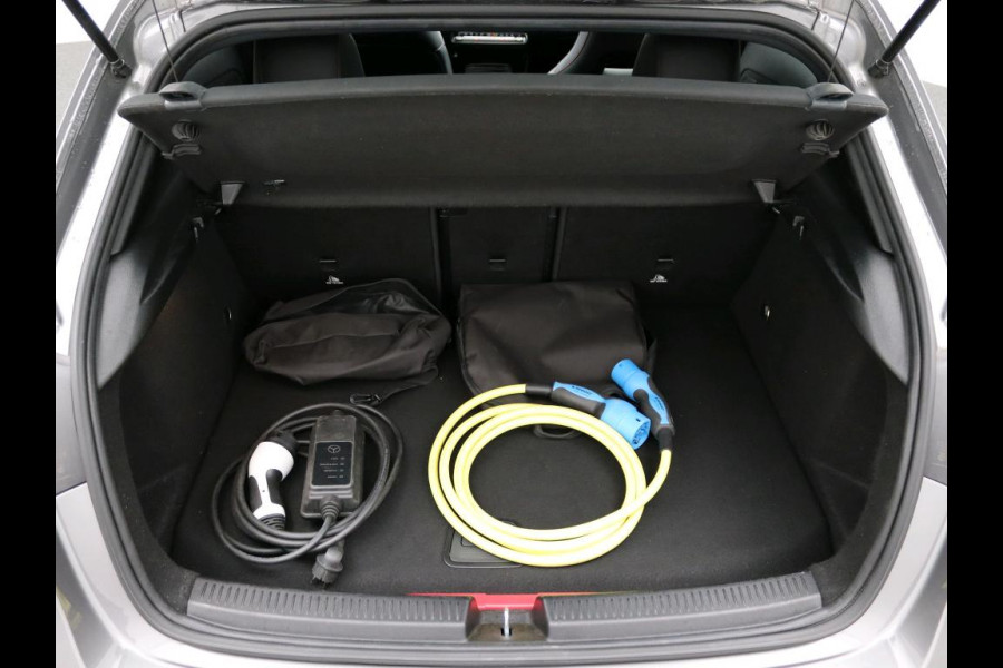 Mercedes-Benz A-Klasse 250 e PHEV Solution AMG Limited Business