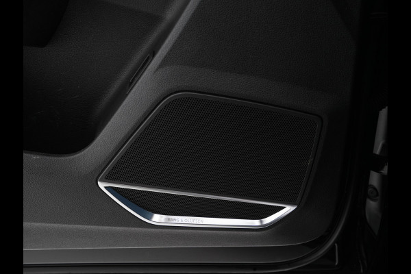 Audi RS Q3 Sportback TFSI quattro *PANO | LEATHER | FULL-LED | ADAPTIVE-CRUISE | BANG&OLUFSEN | TOP-VIEW | HEATED-SPORTSEATS | DIGI-COCKPIT | PRIVACY-GLASS | SHIFT-PADDLES | AMBIENT-LIGHT | ECC | PDC | 21''ALU*