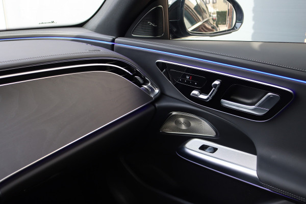 Mercedes-Benz E-Klasse Estate 300 e AMG Line | Distronic+ | Memory | Burmester | Surround Camera | Trekhaak | Digital Light | Keyless Go | Zonweringspakket | Nightpakket |