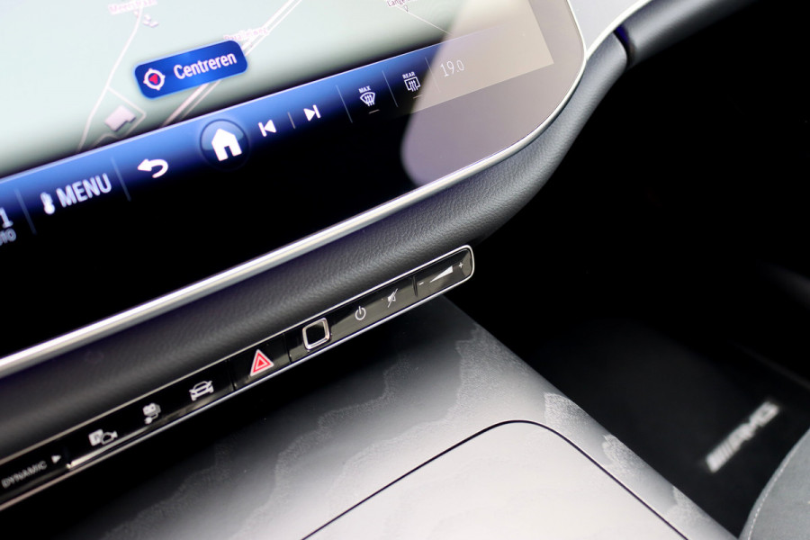 Mercedes-Benz E-Klasse Estate 300 e AMG Line | Distronic+ | Memory | Burmester | Surround Camera | Trekhaak | Digital Light | Keyless Go | Zonweringspakket | Nightpakket |