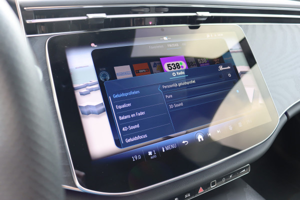 Mercedes-Benz E-Klasse Estate 300 e AMG Line | Distronic+ | Memory | Burmester | Surround Camera | Trekhaak | Digital Light | Keyless Go | Zonweringspakket | Nightpakket |