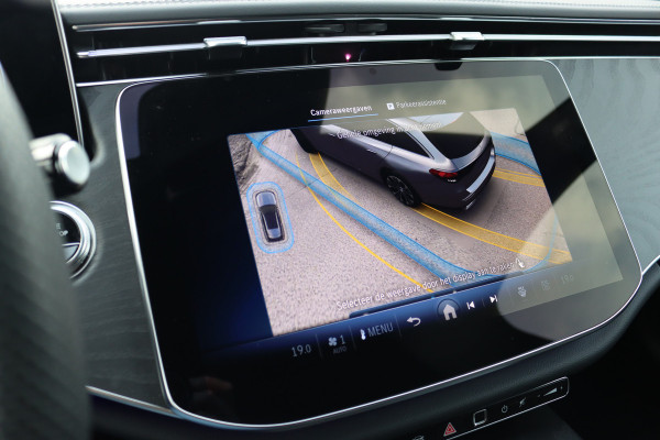 Mercedes-Benz E-Klasse Estate 300 e AMG Line | Distronic+ | Memory | Burmester | Surround Camera | Trekhaak | Digital Light | Keyless Go | Zonweringspakket | Nightpakket |