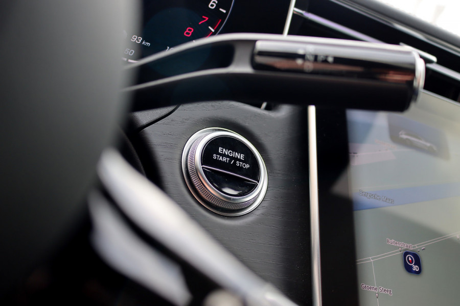 Mercedes-Benz E-Klasse Estate 300 e AMG Line | Distronic+ | Memory | Burmester | Surround Camera | Trekhaak | Digital Light | Keyless Go | Zonweringspakket | Nightpakket |