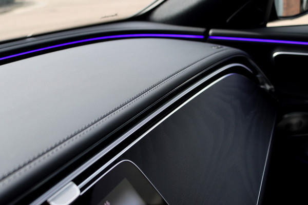 Mercedes-Benz E-Klasse Estate 300 e AMG Line | Distronic+ | Memory | Burmester | Surround Camera | Trekhaak | Digital Light | Keyless Go | Zonweringspakket | Nightpakket |