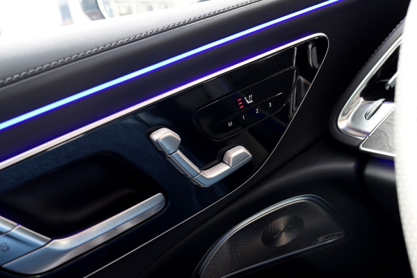 Mercedes-Benz E-Klasse Estate 300 e AMG Line | Distronic+ | Memory | Burmester | Surround Camera | Trekhaak | Digital Light | Keyless Go | Zonweringspakket | Nightpakket |