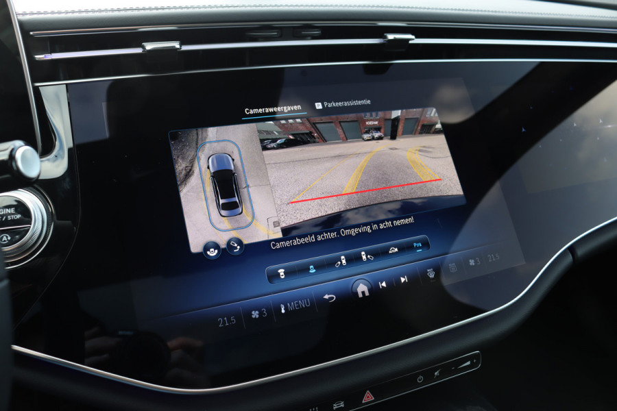 Mercedes-Benz E-Klasse 450 d 4MATIC AMG Line | Hyperscreen | Luchtvering | Achterasbesturing | Standkachel | Nappa Leder | Stoelventilatie | Trekhaak | Distronic+ | HUD | Massage | 3D-Display |