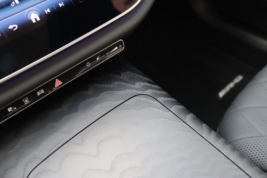 Mercedes-Benz E-Klasse 450 d 4MATIC AMG Line | Hyperscreen | Luchtvering | Achterasbesturing | Standkachel | Nappa Leder | Stoelventilatie | Trekhaak | Distronic+ | HUD | Massage | 3D-Display |