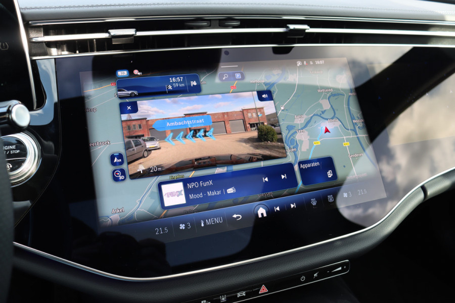 Mercedes-Benz E-Klasse 450 d 4MATIC AMG Line | Hyperscreen | Luchtvering | Achterasbesturing | Standkachel | Nappa Leder | Stoelventilatie | Trekhaak | Distronic+ | HUD | Massage | 3D-Display |