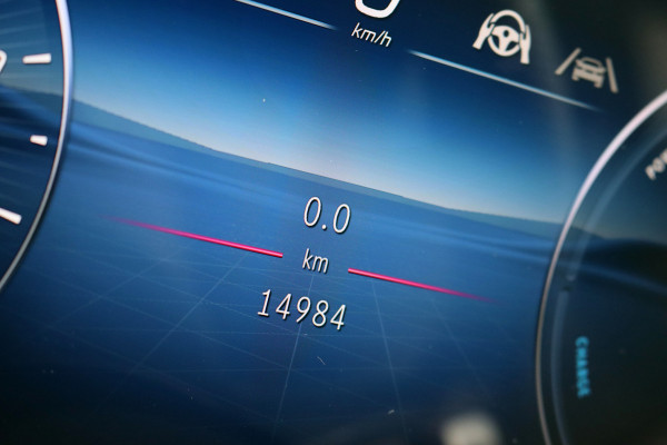 Mercedes-Benz E-Klasse Estate 300 e AMG Line | Distronic+ | Memory | Burmester | Surround Camera | Trekhaak | Digital Light | Keyless Go | Nightpakket |