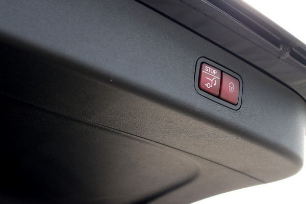 Mercedes-Benz E-Klasse Estate 300 e AMG Line | Distronic+ | Memory | Burmester | Surround Camera | Trekhaak | Digital Light | Keyless Go | Nightpakket |