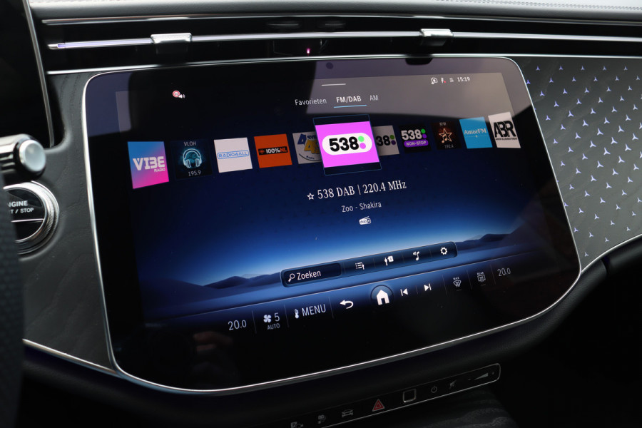 Mercedes-Benz E-Klasse Estate 300 e AMG Line | Distronic+ | Memory | Burmester | Surround Camera | Trekhaak | Digital Light | Keyless Go | Nightpakket |