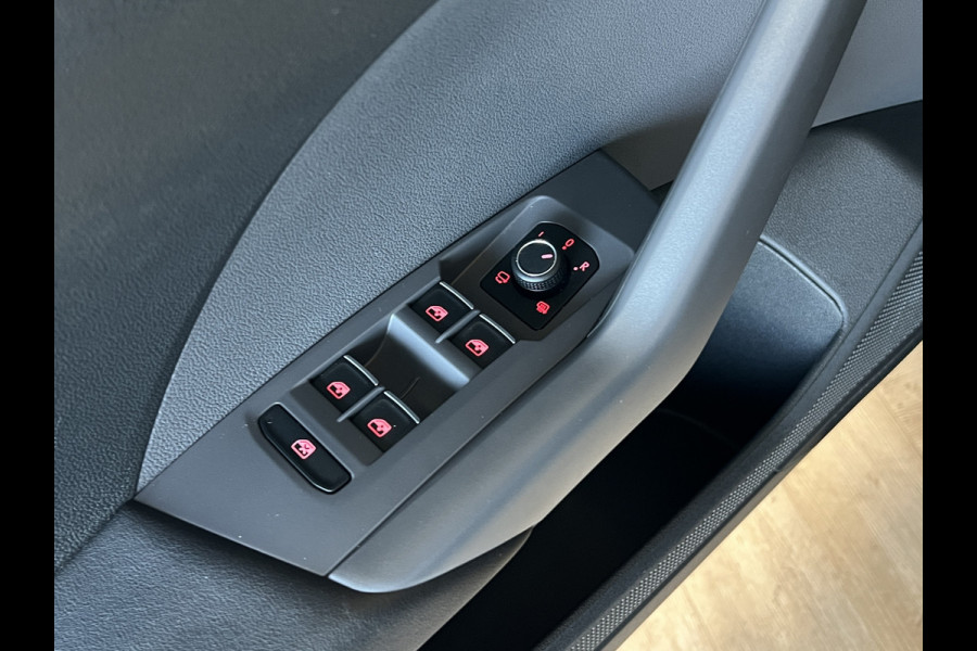 Volkswagen T-Cross 1.5 TSI 150 DSG Style | Navi | Beats | ACC | Camera | 18" | Carplay | Trekhaak | 100% VW Dealer Onderhouden!