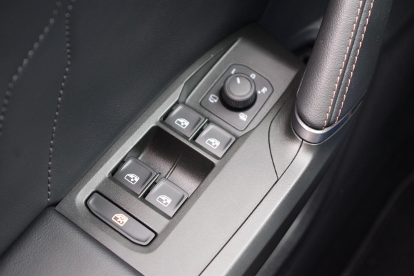 CUPRA Formentor 1.4 TSI e-Hybrid 204 PK Essential PHEV, Adap. Cruise Control, Half-Leder