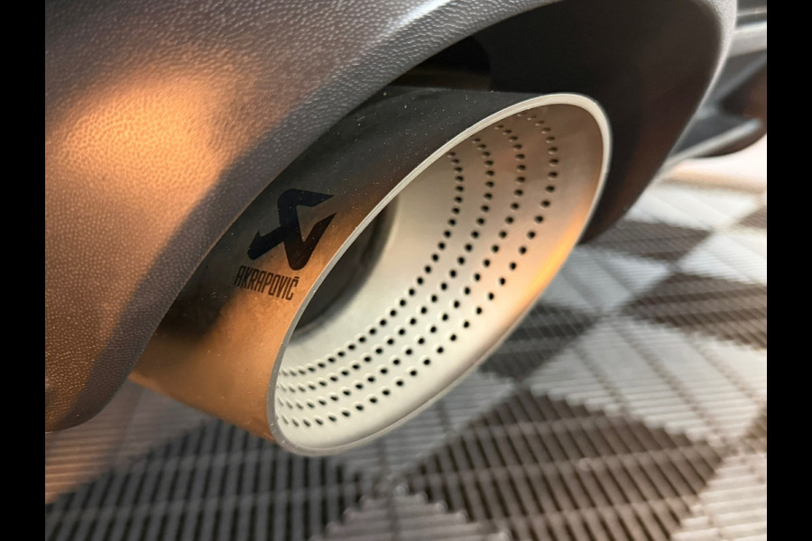 Volkswagen Golf GTI CLUBSPORT|AKRA|NURNBURGRING|PANO|HuD|HARMAN KARDON|KEYLESS|CARPLAY|ACC|IQ LIGHT|SFEERVERLICHTING|300PK|BOMVOL!