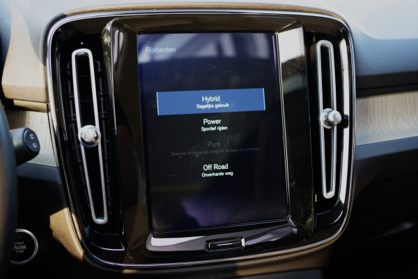 Volvo XC40 1.5 T5 Recharge 262 PK Inscription PHEV, Leder, Panoramadak, Winterpakket, H/K Sound,