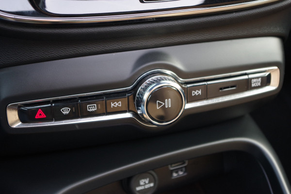 Volvo XC40 1.5 T5 Recharge 262 PK Inscription PHEV, Leder, Panoramadak, Winterpakket, H/K Sound,