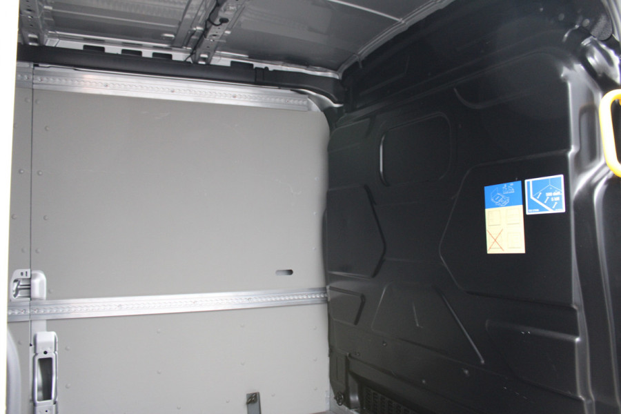 Ford Transit L2H2 170PK 330 Trend | BPM vrij | Betimmering laadruimte | Achteruitrijcamera | Stoelverwarming