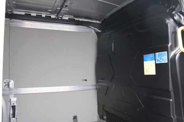Ford Transit L2H2 170PK 330 Trend | BPM vrij | Betimmering laadruimte | Achteruitrijcamera | Stoelverwarming
