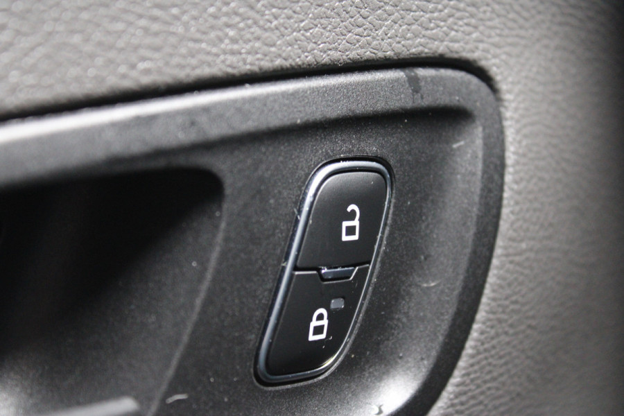 Ford Transit L2H2 170PK 330 Trend | BPM vrij | Betimmering laadruimte | Achteruitrijcamera | Stoelverwarming