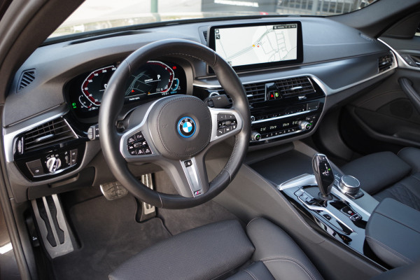 BMW 5 Serie 530e M-Sport Business Edition Plus 293 PK, Schuifdak, Driving Ass. Prof, Camera, Head-Up, Carplay