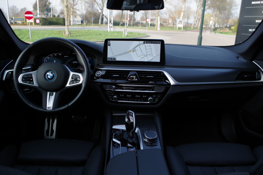 BMW 5 Serie 530e M-Sport Business Edition Plus 293 PK, Schuifdak, Driving Ass. Prof, Camera, Head-Up, Carplay