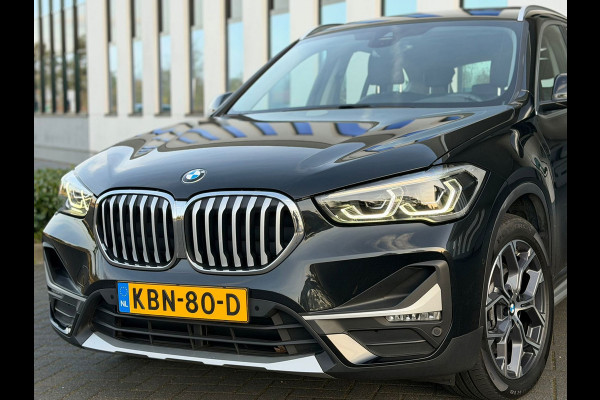 BMW X1 XDrive25e AUTOMAAT High Executive Sport line,panoramadak, achteruitrijcamera,1/2 lederen sportinterieur