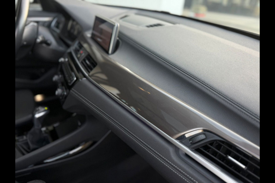 BMW X1 XDrive25e AUTOMAAT High Executive Sport line,panoramadak, achteruitrijcamera,1/2 lederen sportinterieur