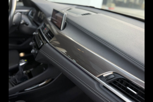 BMW X1 XDrive25e AUTOMAAT High Executive Sport line,panoramadak, achteruitrijcamera,1/2 lederen sportinterieur