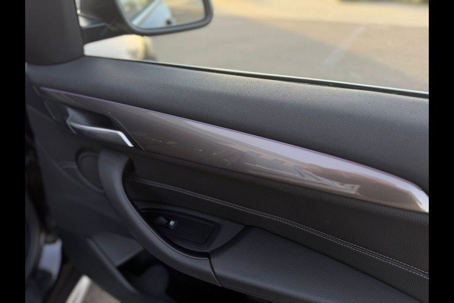 BMW X1 XDrive25e AUTOMAAT High Executive Sport line,panoramadak, achteruitrijcamera,1/2 lederen sportinterieur