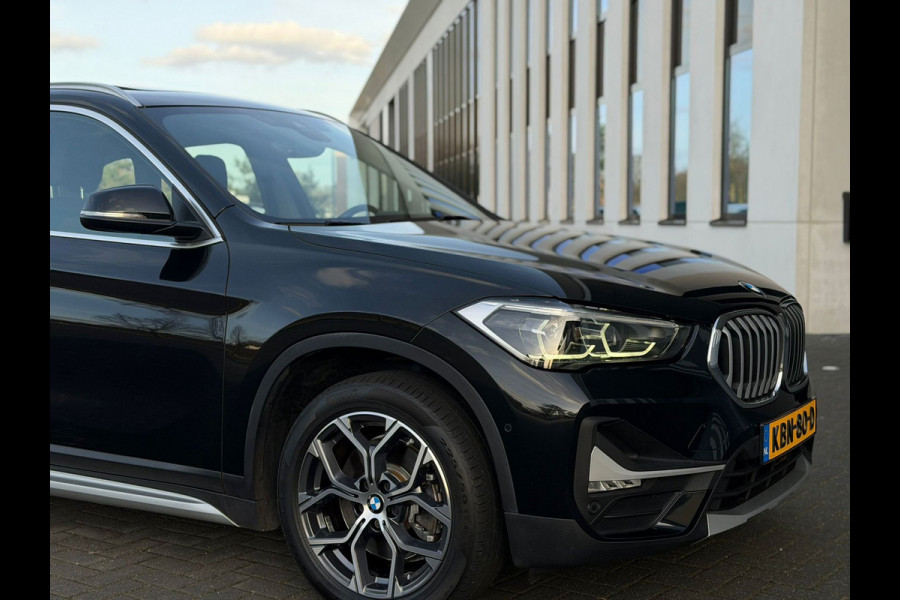 BMW X1 XDrive25e AUTOMAAT High Executive Sport line,panoramadak, achteruitrijcamera,1/2 lederen sportinterieur