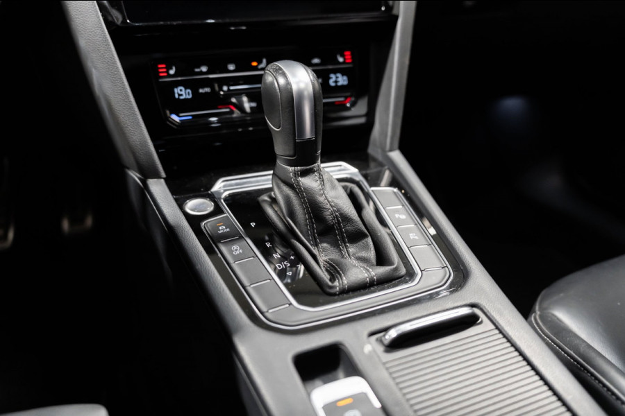 Volkswagen Arteon Shooting Brake 2.0 TSI R-Line DSG PANO LEDER IQ