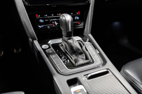 Volkswagen Arteon Shooting Brake 2.0 TSI R-Line DSG PANO LEDER IQ