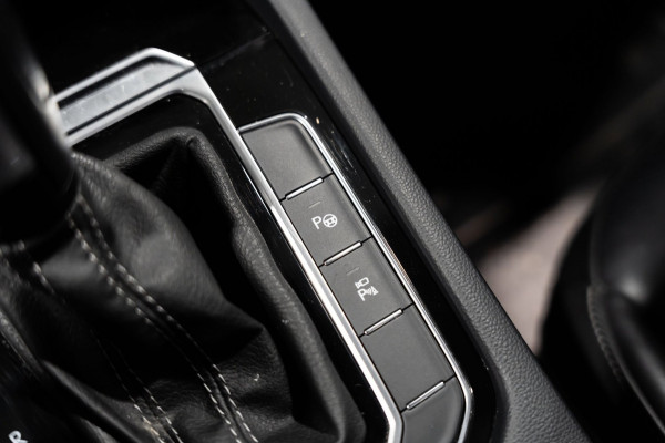 Volkswagen Arteon Shooting Brake 2.0 TSI R-Line DSG PANO LEDER IQ