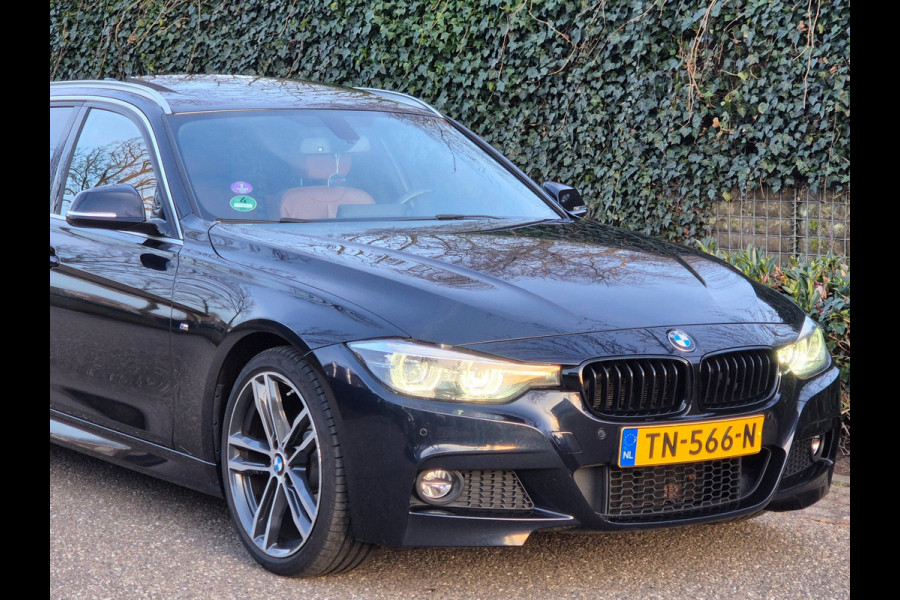 BMW 3 Serie Touring 320i M Sport Individual Panoramdak Apple CarPlay Nbt Evo Navi Pro M Edition