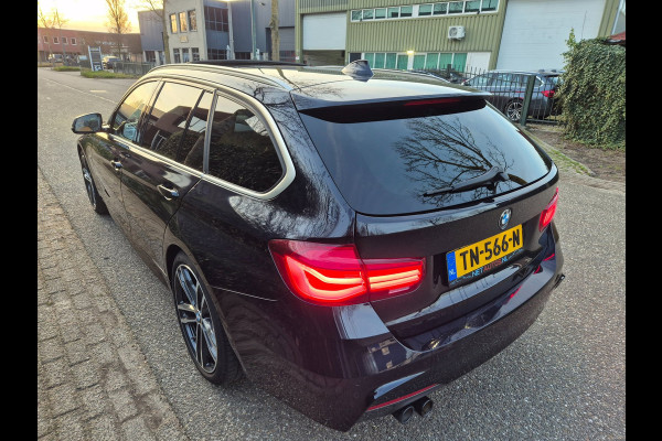 BMW 3 Serie Touring 320i M Sport Individual Panoramdak Apple CarPlay Nbt Evo Navi Pro M Edition