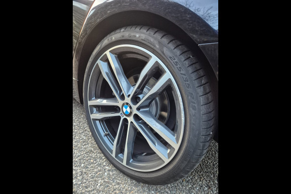 BMW 3 Serie Touring 320i M Sport Individual Panoramdak Apple CarPlay Nbt Evo Navi Pro M Edition