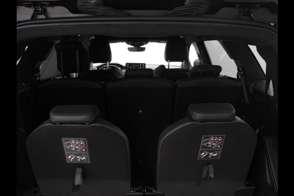 Peugeot 5008 1.2 PureTech 130pk Automaat GT Black Pack 7p Climate control Adaptive Cruise control Camera Verwarmde voorstoelen Keyless Navigatie LED Apple Carplay/ Android Auto