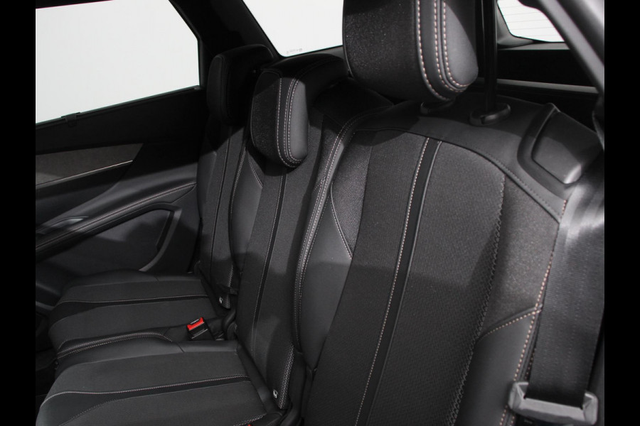 Peugeot 5008 1.2 PureTech 130pk Automaat GT Black Pack 7p Climate control Adaptive Cruise control Camera Verwarmde voorstoelen Keyless Navigatie LED Apple Carplay/ Android Auto