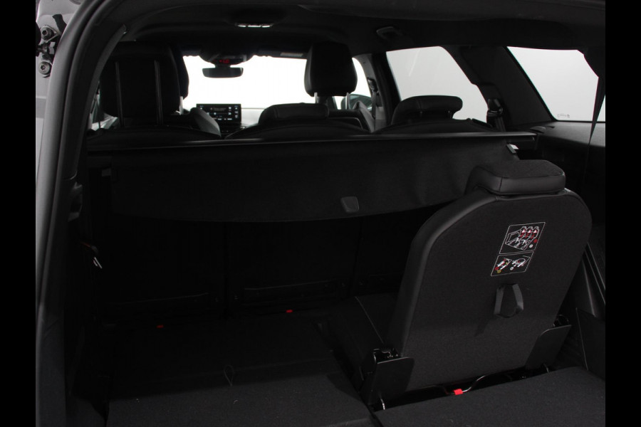Peugeot 5008 1.2 PureTech 130pk Automaat GT Black Pack 7p Climate control Adaptive Cruise control Camera Verwarmde voorstoelen Keyless Navigatie LED Apple Carplay/ Android Auto