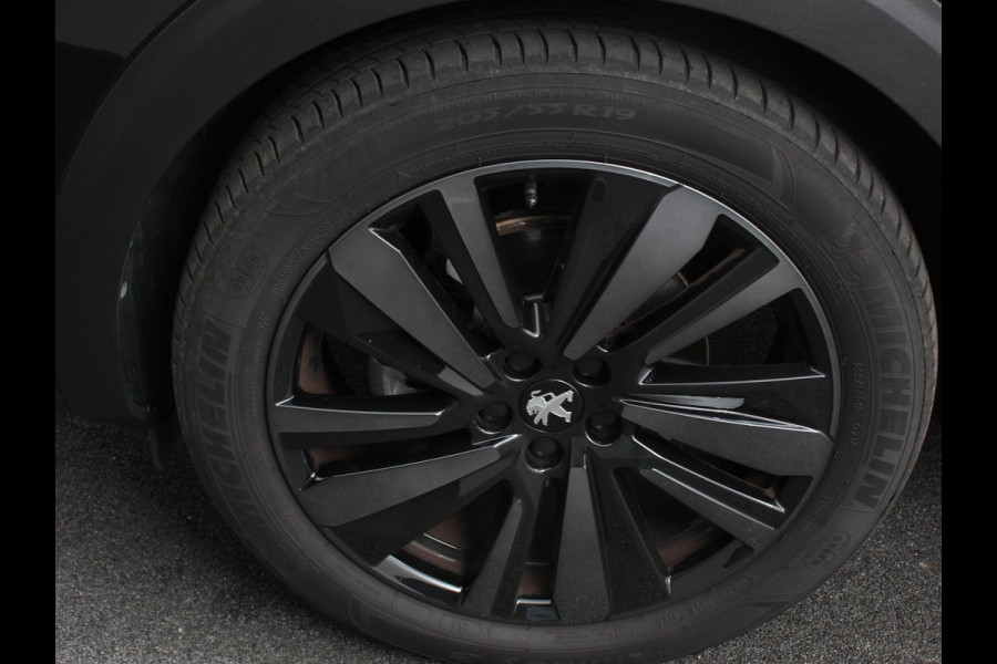 Peugeot 5008 1.2 PureTech 130pk Automaat GT Black Pack 7p Climate control Adaptive Cruise control Camera Verwarmde voorstoelen Keyless Navigatie LED Apple Carplay/ Android Auto