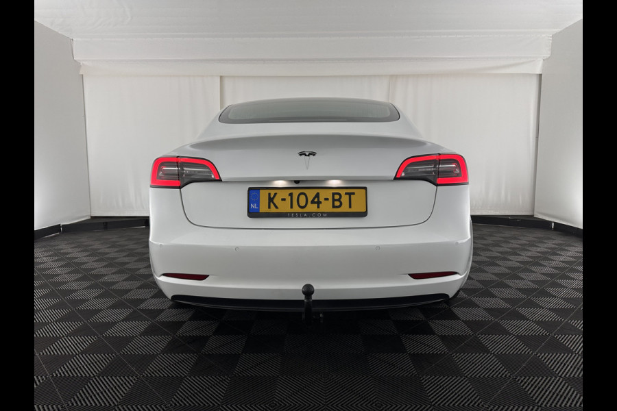 Tesla Model 3 Standard RWD Plus 60 kWh [ 3-Fase ] {SOH-97%} (INCL.BTW) Aut. *PANO | AUTO-PILOT | LEATHER | KEYLESS | FULL-LED | MEMORY-PACK | TOP-VIEW | DAB | CARPLAY | DIGI-COCKPIT | LANE-ASSIST | COMFORT-SEATS | 18"ALU*