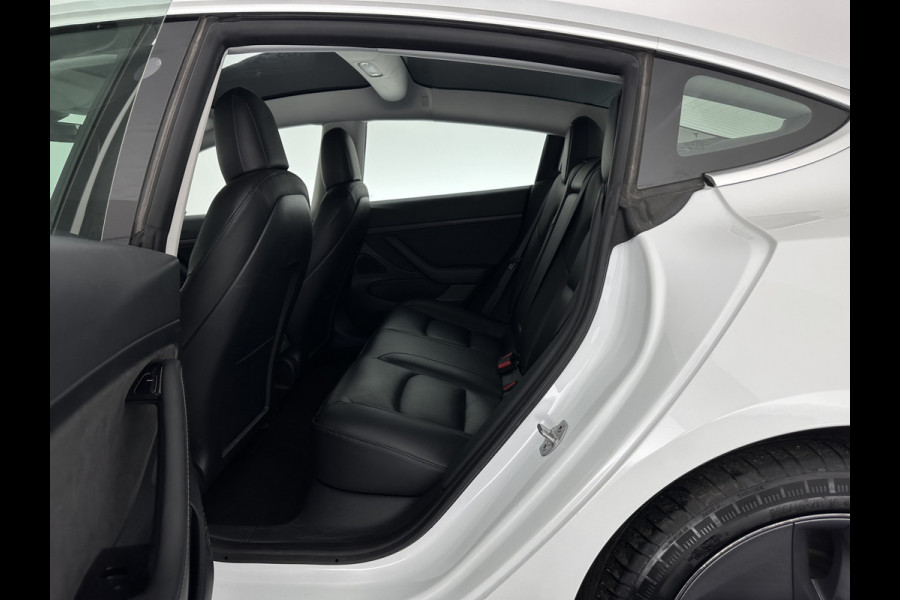 Tesla Model 3 Standard RWD Plus 60 kWh [ 3-Fase ] {SOH-97%} (INCL.BTW) Aut. *PANO | AUTO-PILOT | LEATHER | KEYLESS | FULL-LED | MEMORY-PACK | TOP-VIEW | DAB | CARPLAY | DIGI-COCKPIT | LANE-ASSIST | COMFORT-SEATS | 18"ALU*
