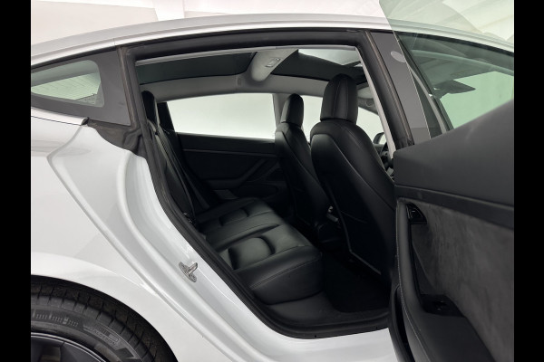 Tesla Model 3 Standard RWD Plus 60 kWh [ 3-Fase ] {SOH-97%} (INCL.BTW) Aut. *PANO | AUTO-PILOT | LEATHER | KEYLESS | FULL-LED | MEMORY-PACK | TOP-VIEW | DAB | CARPLAY | DIGI-COCKPIT | LANE-ASSIST | COMFORT-SEATS | 18"ALU*