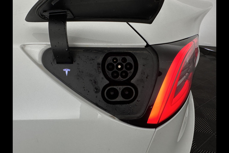 Tesla Model 3 Standard RWD Plus 60 kWh [ 3-Fase ] {SOH-97%} (INCL.BTW) Aut. *PANO | AUTO-PILOT | LEATHER | KEYLESS | FULL-LED | MEMORY-PACK | TOP-VIEW | DAB | CARPLAY | DIGI-COCKPIT | LANE-ASSIST | COMFORT-SEATS | 18"ALU*