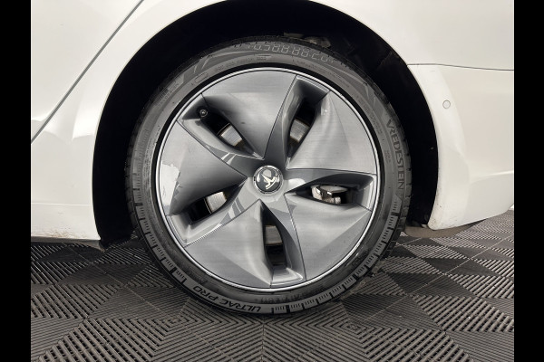 Tesla Model 3 Standard RWD Plus 60 kWh [ 3-Fase ] {SOH-97%} (INCL.BTW) Aut. *PANO | AUTO-PILOT | LEATHER | KEYLESS | FULL-LED | MEMORY-PACK | TOP-VIEW | DAB | CARPLAY | DIGI-COCKPIT | LANE-ASSIST | COMFORT-SEATS | 18"ALU*