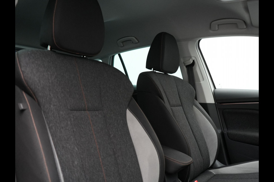 Škoda SCALA 1.5 TSI Sport Business Automaat 150pk | Trekhaak | Stoelverwarming | Cruise Control | Climate Control | Apple Carplay | Front Assist | LED Koplampen |