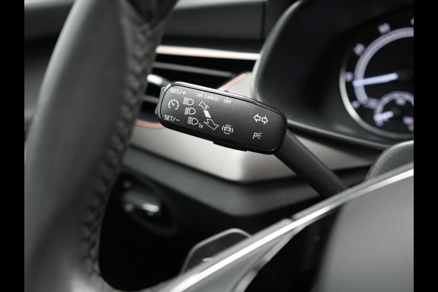 Škoda SCALA 1.5 TSI Sport Business Automaat 150pk | Trekhaak | Stoelverwarming | Cruise Control | Climate Control | Apple Carplay | Front Assist | LED Koplampen |