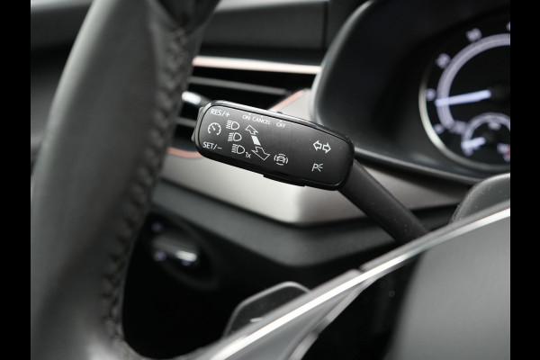 Škoda SCALA 1.5 TSI Sport Business Automaat 150pk | Trekhaak | Stoelverwarming | Cruise Control | Climate Control | Apple Carplay | Front Assist | LED Koplampen |