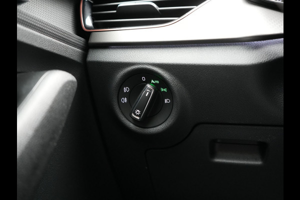 Škoda SCALA 1.5 TSI Sport Business Automaat 150pk | Trekhaak | Stoelverwarming | Cruise Control | Climate Control | Apple Carplay | Front Assist | LED Koplampen |