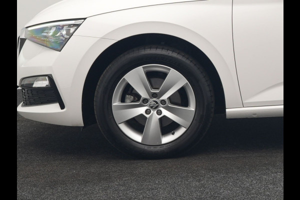 Škoda SCALA 1.5 TSI Sport Business Automaat 150pk | Trekhaak | Stoelverwarming | Cruise Control | Climate Control | Apple Carplay | Front Assist | LED Koplampen |